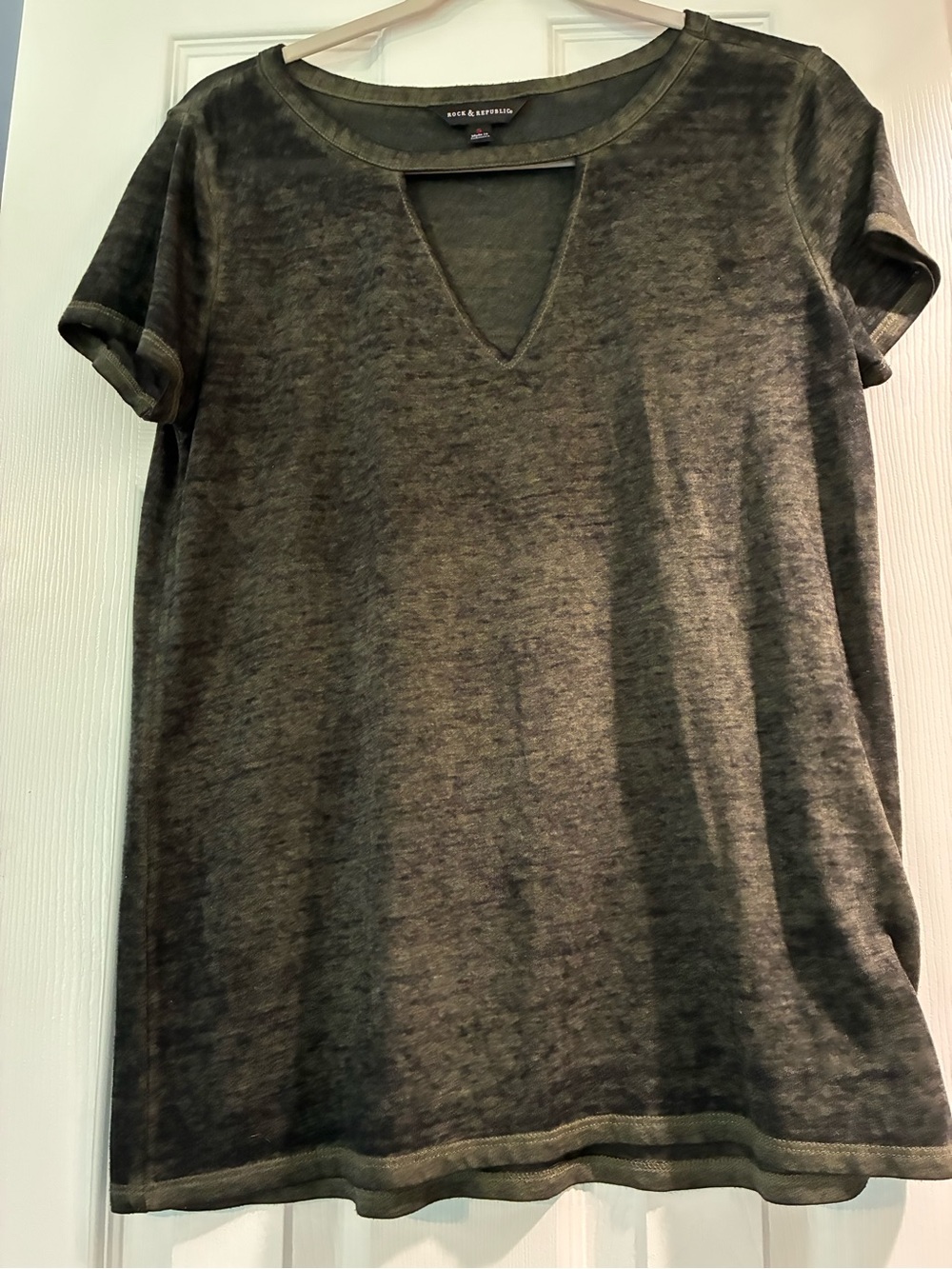 Rock & Republic Dark Olive Short Sleeve V-Neck Tee